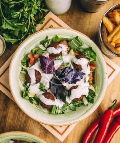 Falafel greens salad